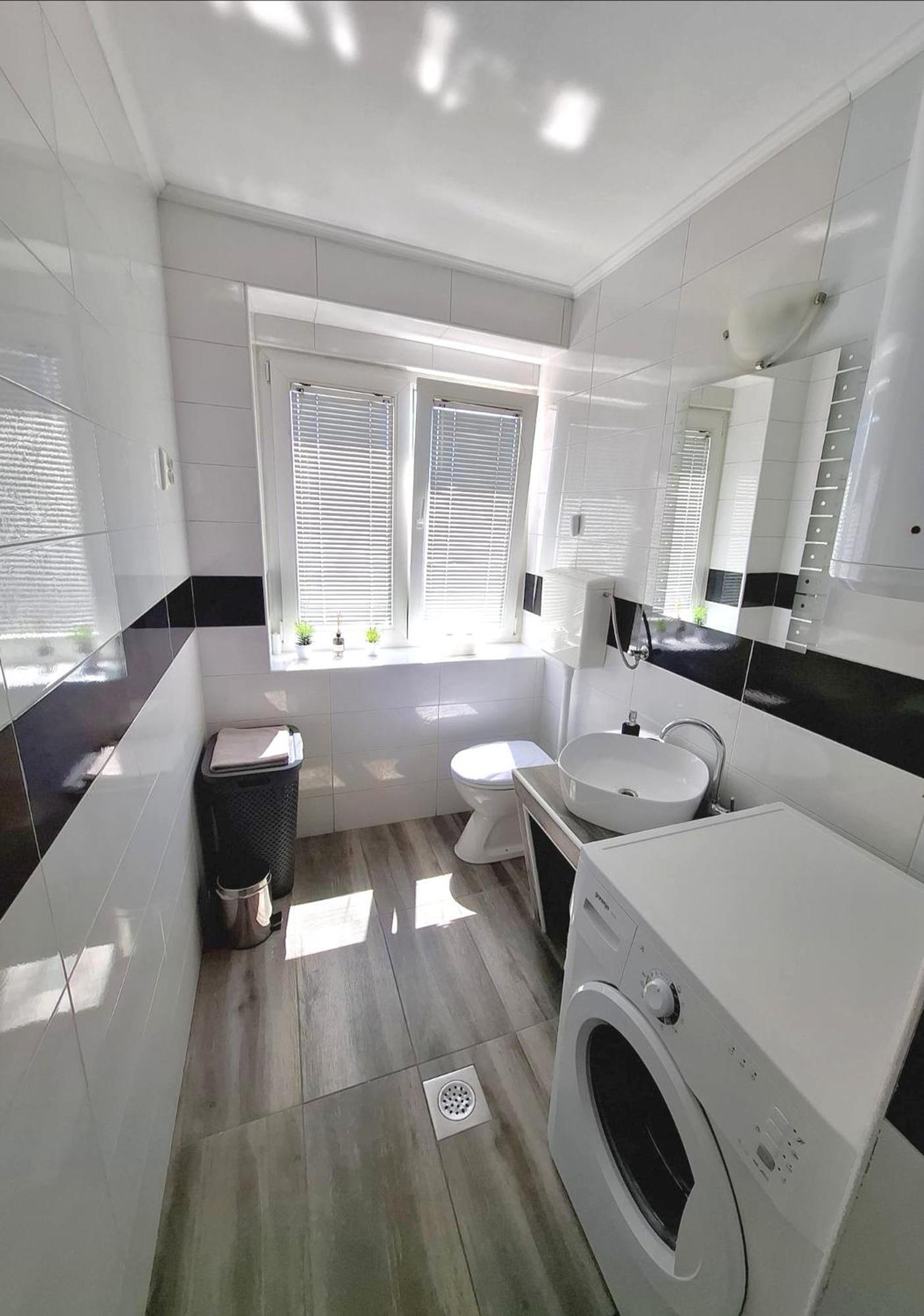 Apartment Tonio - Right On The Main Square Gospic Bagian luar foto